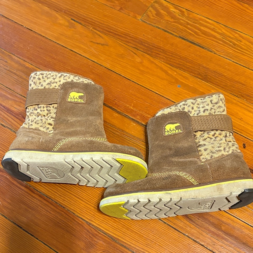 Sorel Tan and Cream Kids Boots